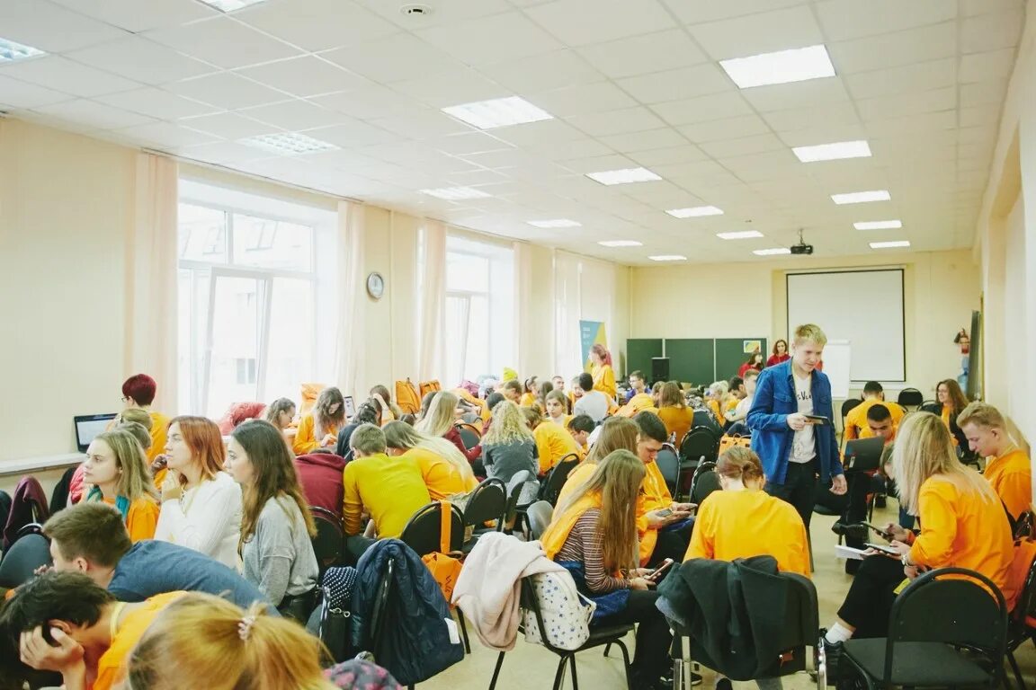 фон студклуб вятгу. студенты ивановского университета. девушки энергоуниверситета. студенческая иваново. студенты иваново.