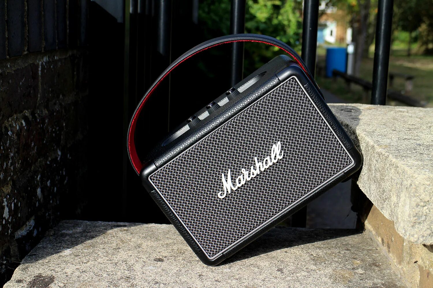 Marshall Kilburn Steel Edition. Колонка Маршал. Беспроводные наушники Marshall колонка. Marshall kilburn 2