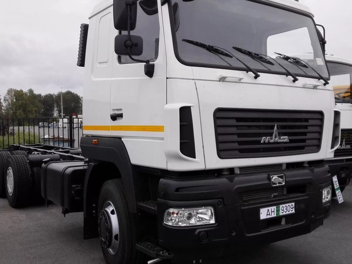 Новый маз 5440м9. Новый маз тягач 2021. Маз 2022. Новый маз 2022. Маз 2022.