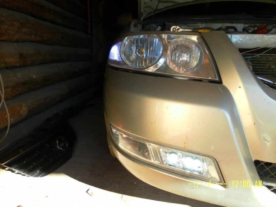 Доп фары на ваз 2107. Светодиодные ходовые огни на ваз 2107. Альмера классик b10. Ходовые огни на ваз 2107. Led лампы туманки ваз 2107.