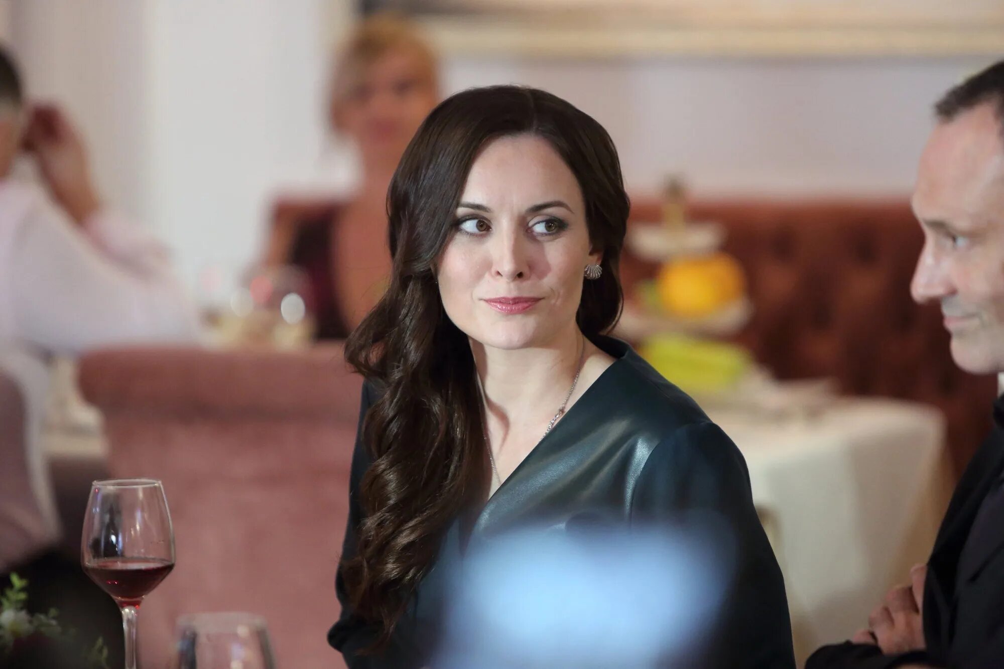 Фильм свои чужие родные 2020. Свои чужие родные 1 4 4. Фильм свои чужие родные 2020. Свои чужие родные 1 4 4. Свои чужие родные 1 4 4.