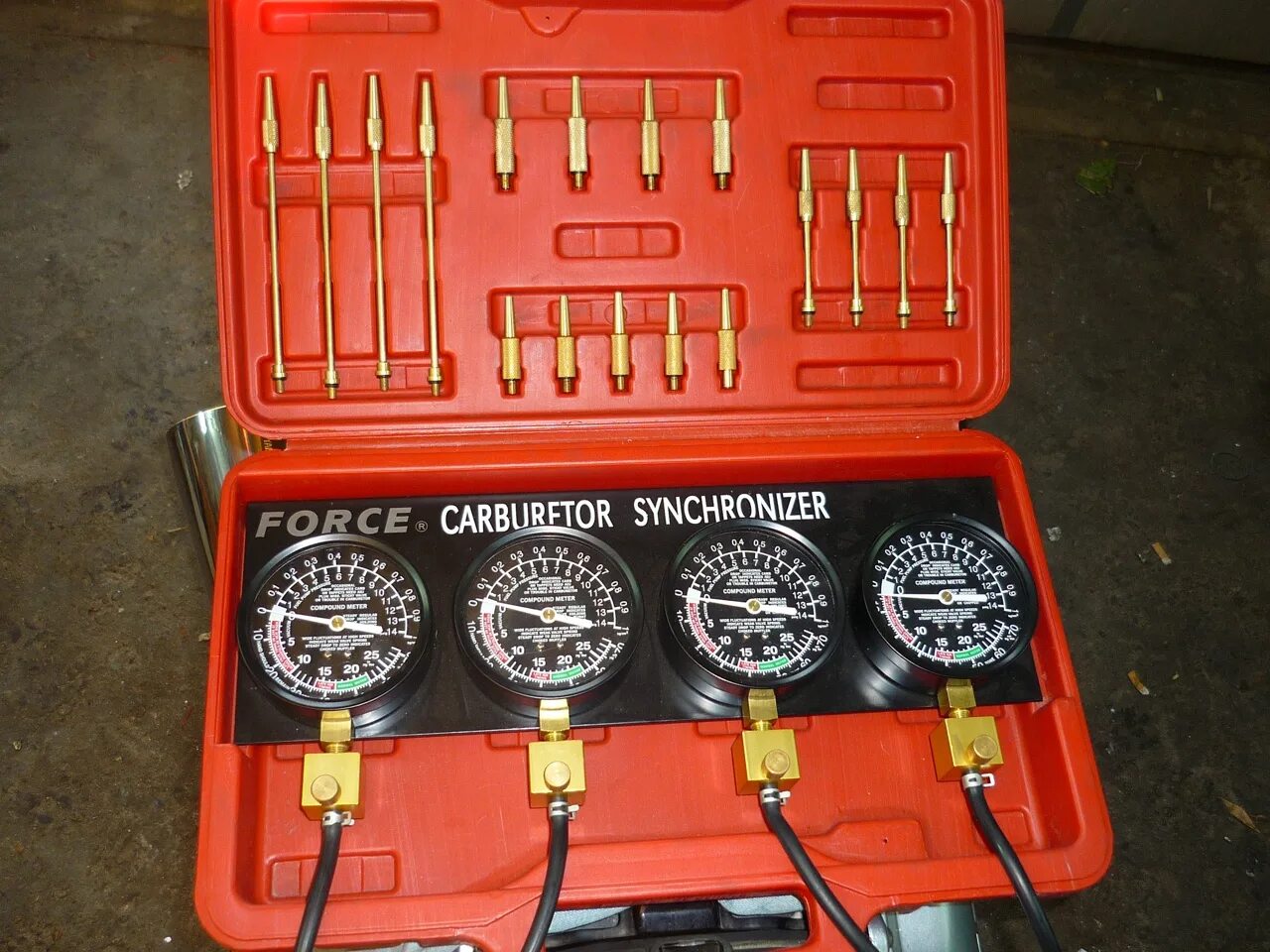 Licota atp-2103 вакуумметр. Вакуумметр синхронизатор. Адаптер для синхронизации карбюраторов. Синхронизатор карбюраторов. Вакуумметр для синхронизации карбюраторов.