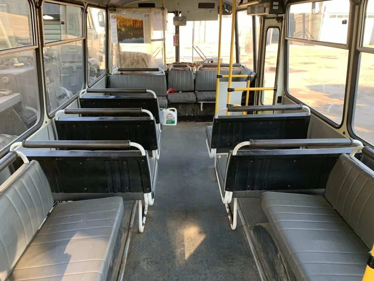 Салон пазика 3205. Паз 25 посадочных мест. Паз сидячие места. Паз 32053-50 расположение сидений. Паз 32053-70 салон.