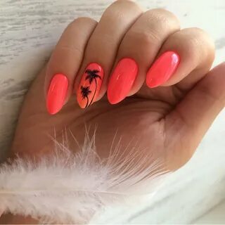 Коралловые ногти
