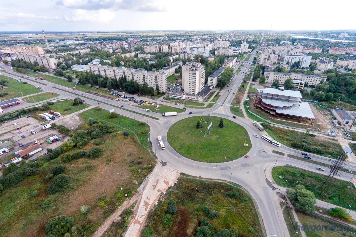 Великий новгород б санкт петербургская. Кольцо на Державина Великий Новгород. Кольцо на улице Державина Великий Новгород. На кольце Державина в в Новгороде. Улица Державина Великий Новгород.