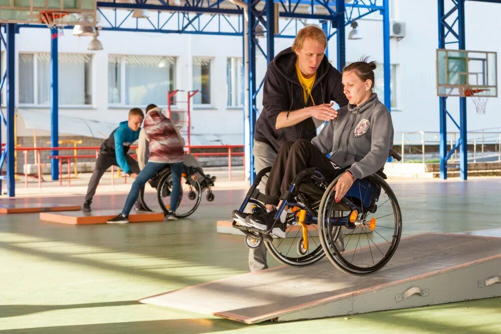 Московское общество инвалидов. Общество инвалидов. Ассоциация инвалидов Москва. Инвалид ассоциации. Основы независимой жизни человека на инвалидной коляске.