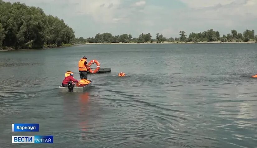 Спасатели на водоемах. Лодка утонула. Спасатели на озере. Звук утонул