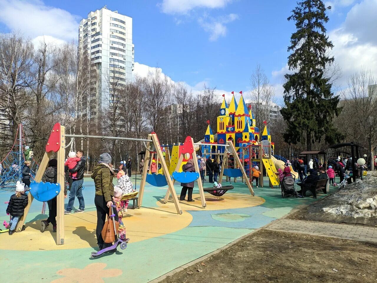 Лианозово (парк культуры и отдыха). Парк в Алтуфьево Лианозово. "Площадь Лианозовский парк".