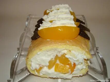 Рулет с персиками