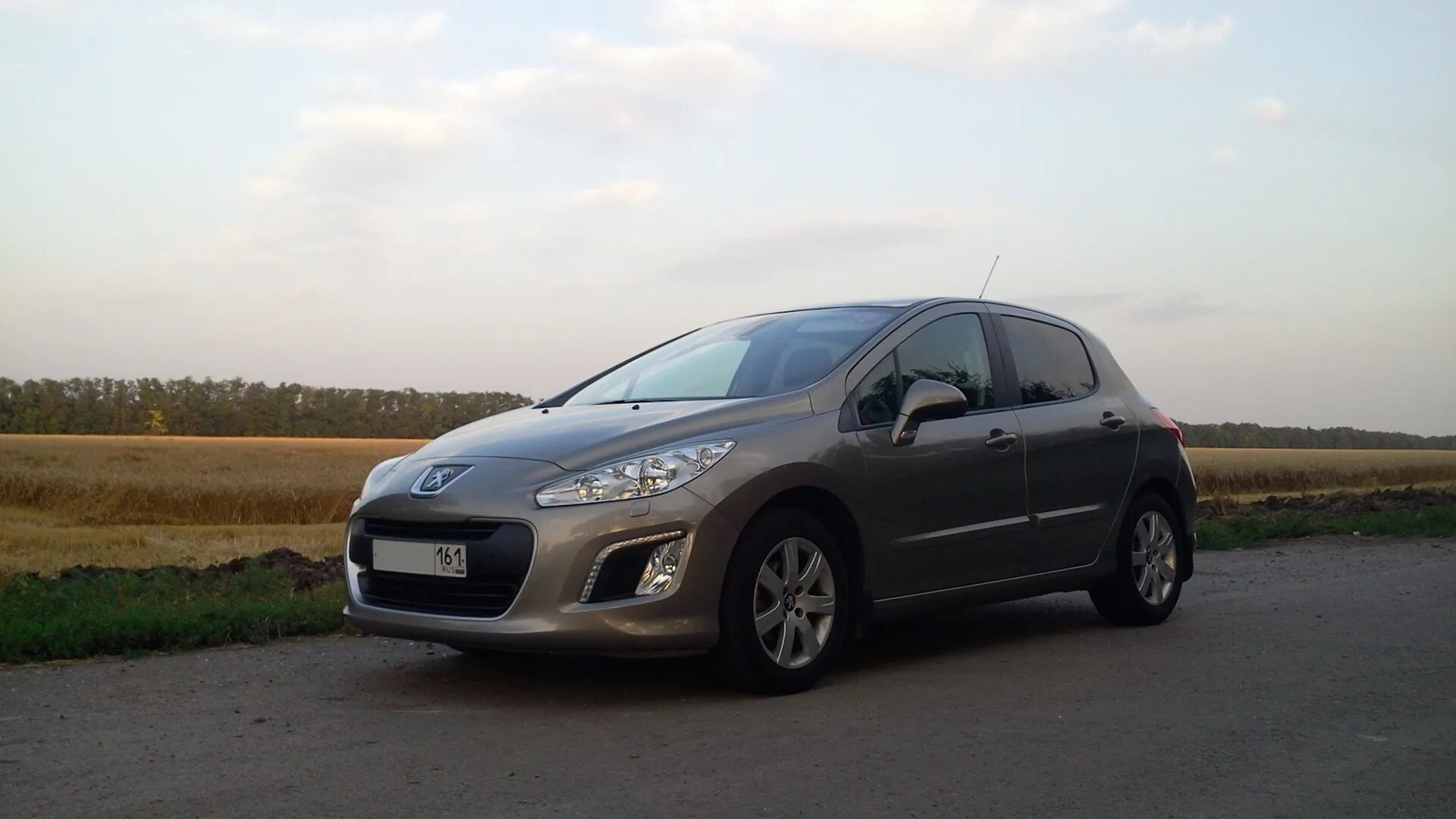 Peugeot 308 парктроники передние. Рейлинги на пежо 308 хэтчбек. Drive пежо 308. Адаптация пежо 308. Peugeot 308 1.