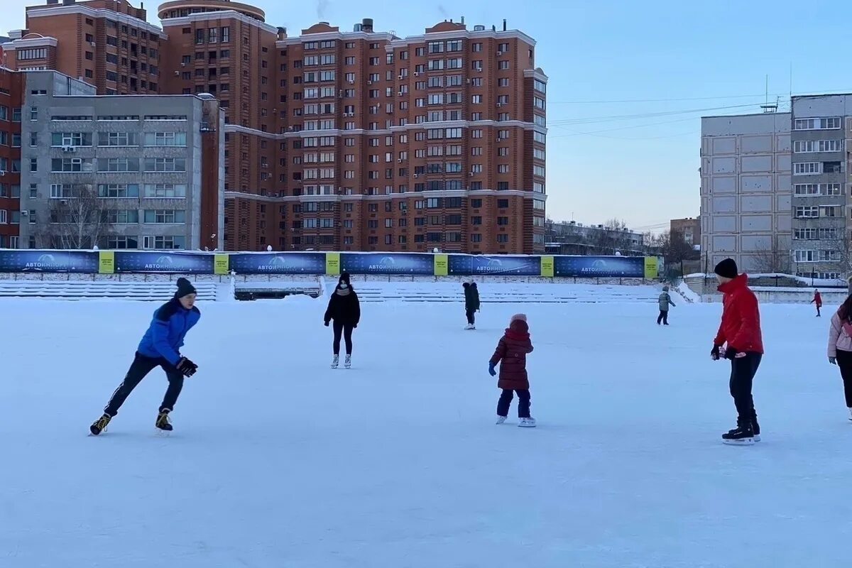 Каток рязань цена. Каток Локомотив Рязань. Стадион Локомотив Рязань. Стадион Локомотив Рязань каток. Каток Локомотив Киров.