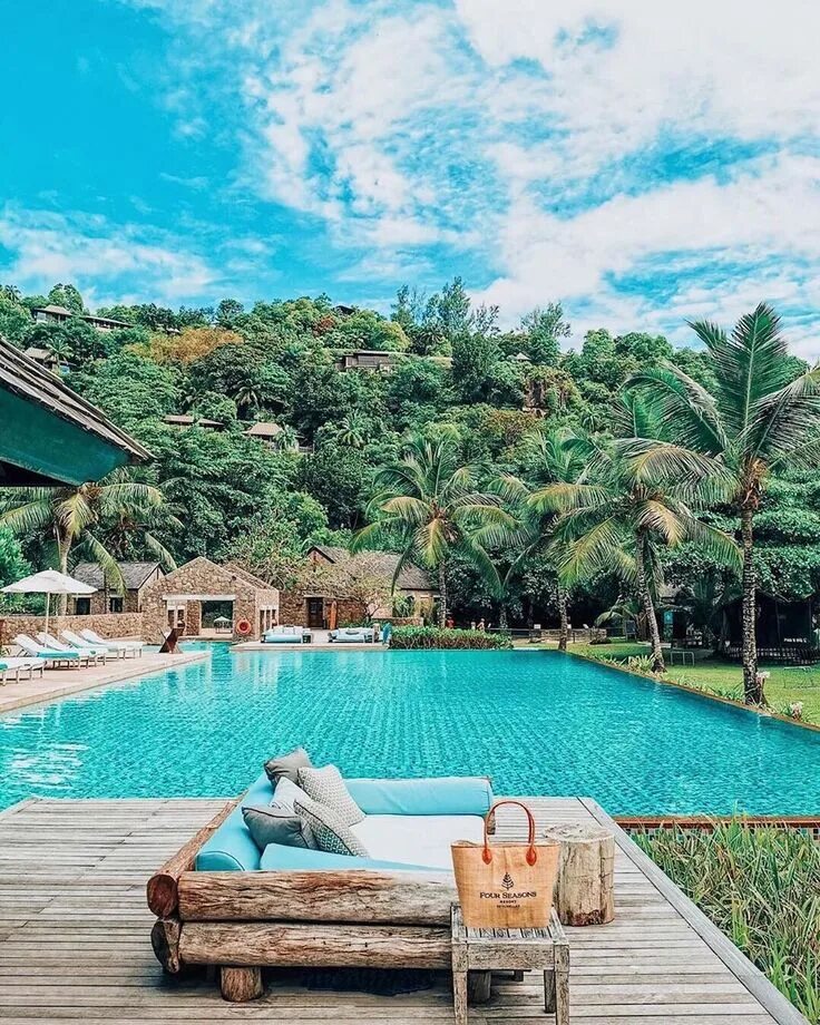Four seasons seychelles. Фор сизонс сейшелы. 4 сизонс сейшелы. пляж four seasons сейшелы. four seasons seychelles пляж.