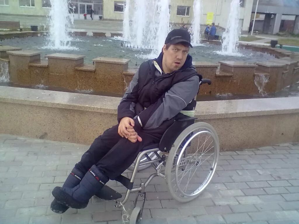 Вася инвалид. Дцп колясочники. инвалид 1 группы. парень инвалид познакомится. инвалид 2 группы дцп.