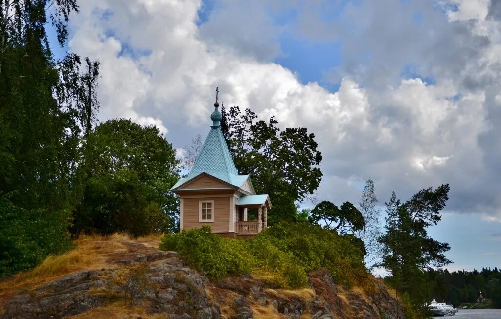 часовня валаам вечер. валаам знаменская часовня. покровская часовня валаам. валаам знаменская часовня. валаам часовня.