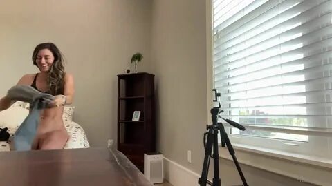 Bryce fucks a limp dick midget