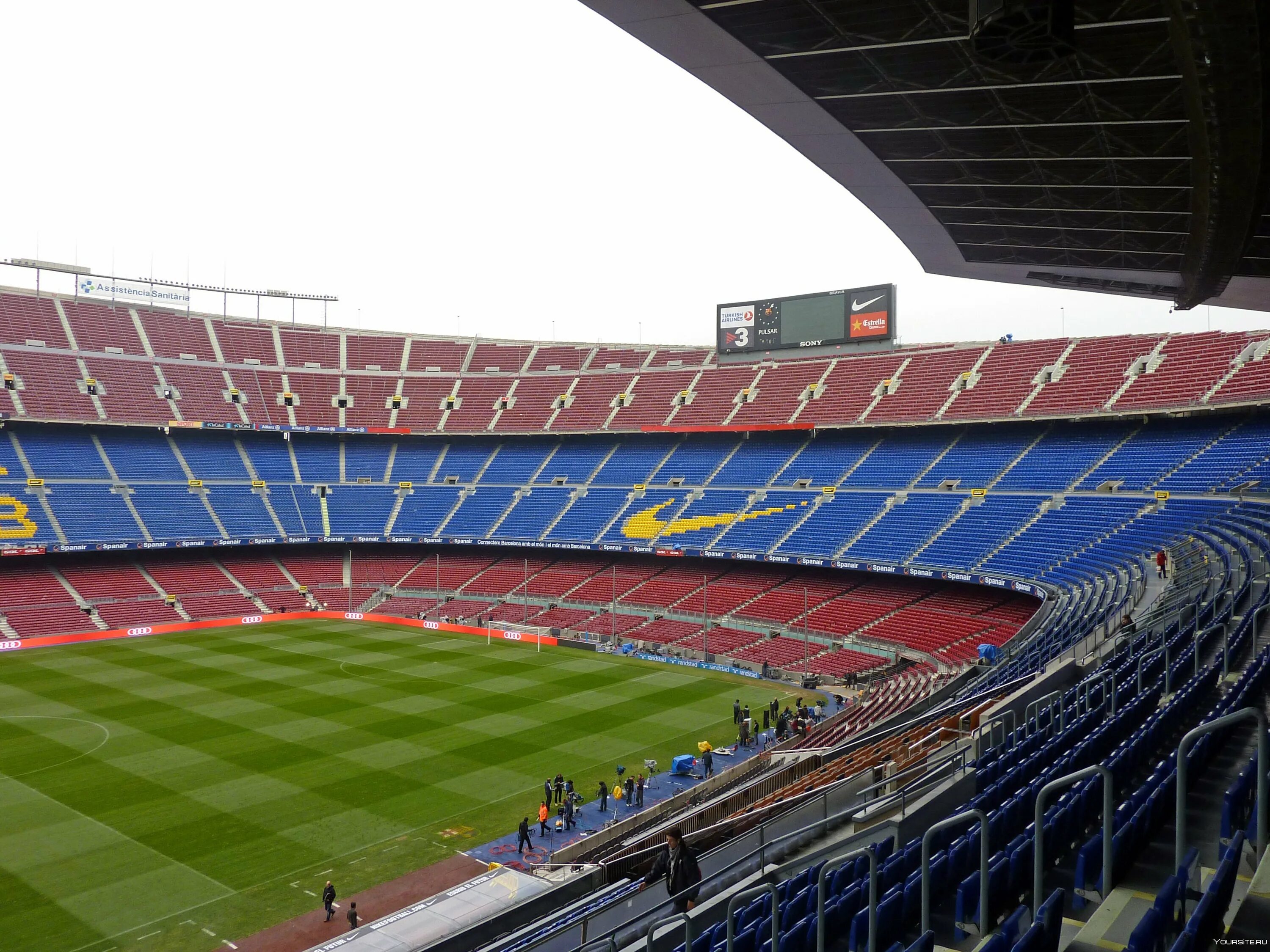 Стадион Камп ноу в Барселоне. Стадион Camp nou. Камп ноу 2010. Ноу Камп" в Барселоне (84 тыс.). Вместимость камп