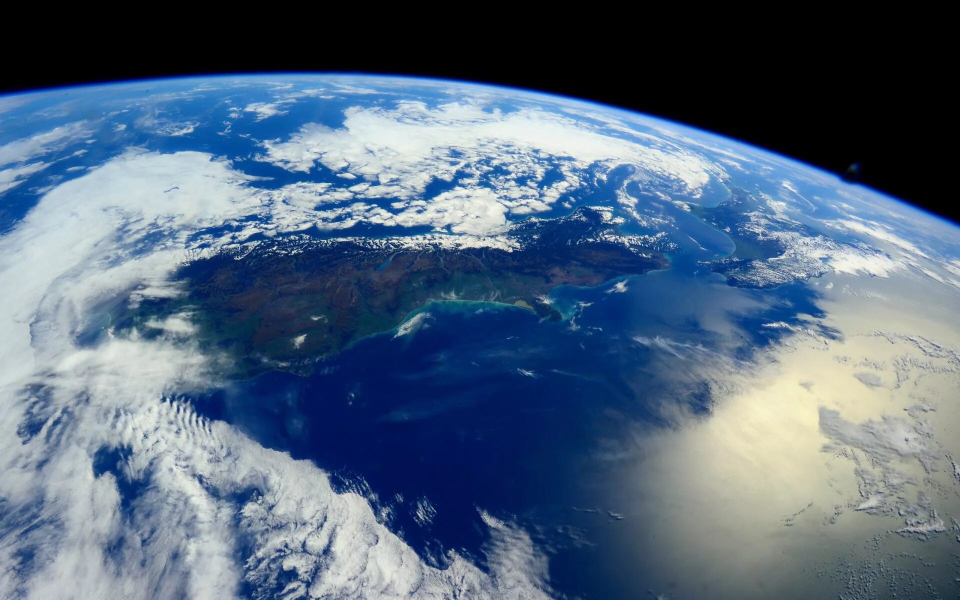 Земля большая потому что. О земле и космосе. Планета земля. Вид земли из космоса. Земной шар из космоса.