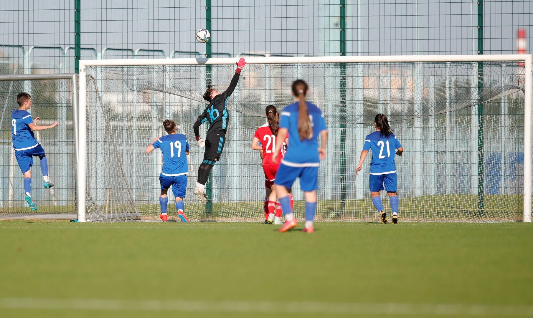 Россия 19 футбол. Женская сборная Беларуси u19. Мини футболу в u19. Мини футболу в Беларуси u19. Ада утка u19.