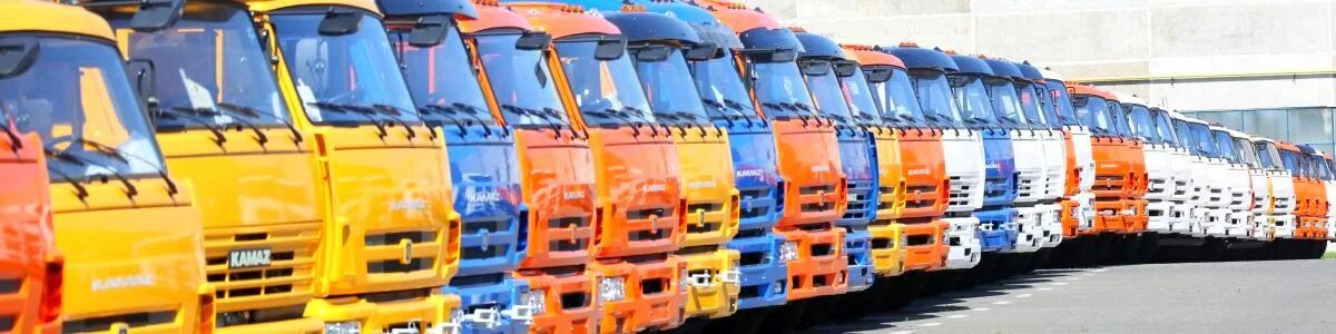 Город набережные челны камаз. Очень много камаз. Камазы в ряд. Камаз предприятие челны. Очень много камаз.