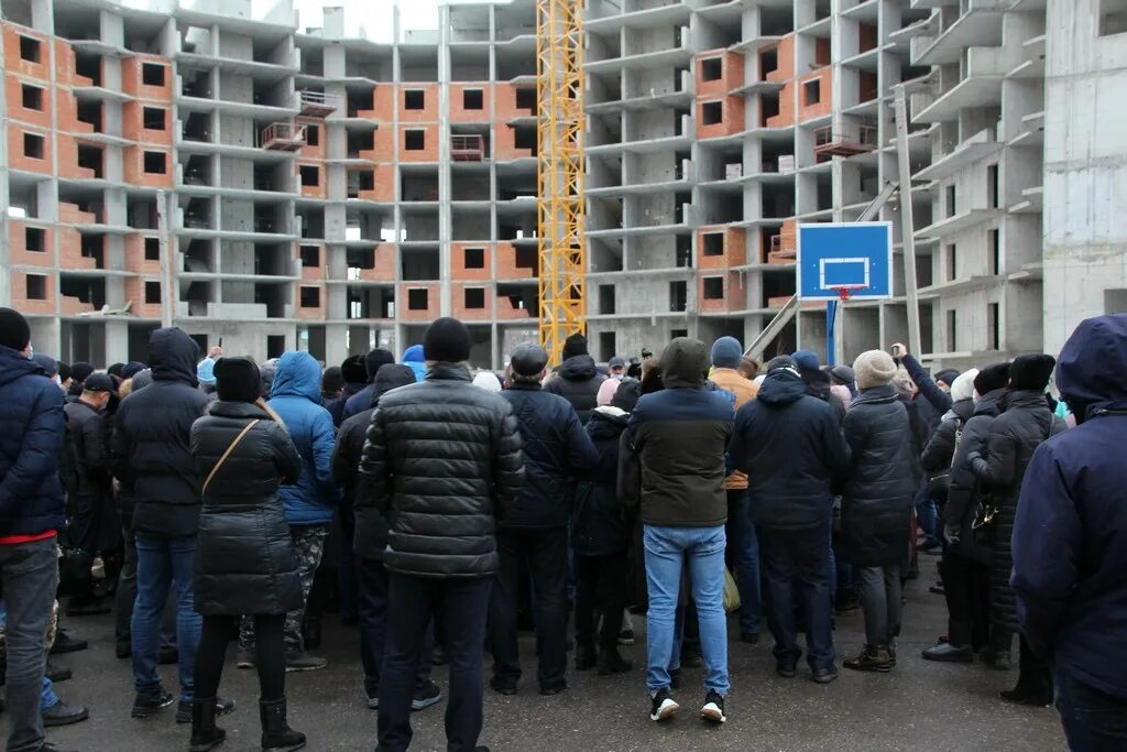 Жилье для дольщиков. Обманутые дольщики. Обманутые дольщики в 2022 году. Долгострой дольщики. Последние новости обманутый дольщик