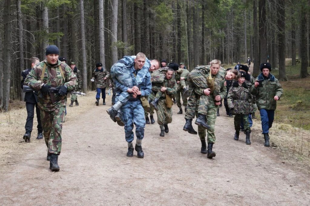 В карелии армейский. Карельский кадетский корпус марш бросок. Армия Карелии. Марш бросок в армии. СОБР Карелия.