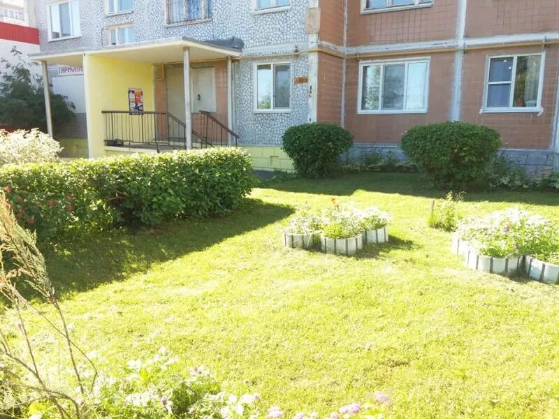 близлежащие дворы. близлежащие дворы. двор многоквартирного дома. дворы тамбова. уютный городской двор.