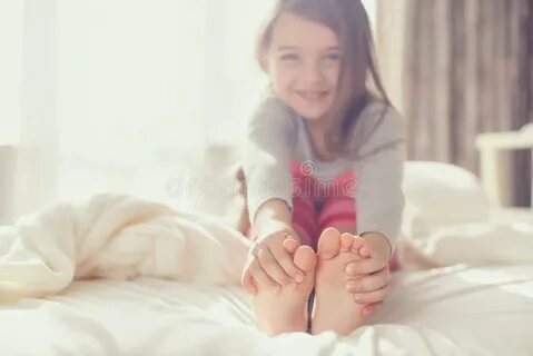 Foot kid girl