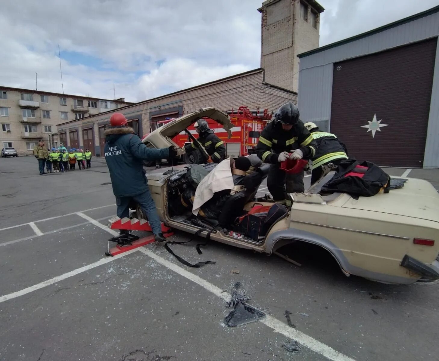 Учение аварийные спасательные. Транспорт пожарный. Учения аварийно спасательного.