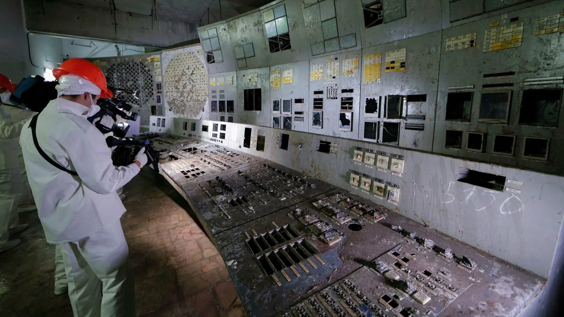 4 Энергоблок Чернобыльской АЭС. Реактор 4 энергоблока ЧАЭС. Чернобыльская АЭС 2022. 4 Энергоблок ЧАЭС 1986. Станция радиации