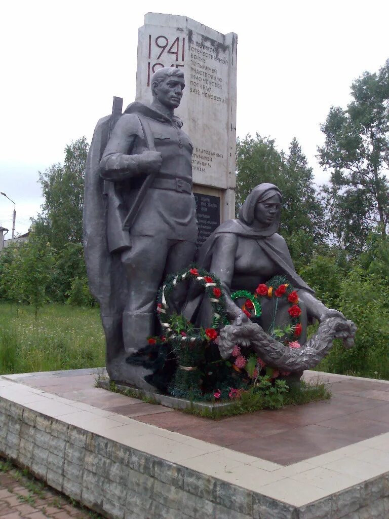 Памятник про великую отечественную войну. Памятник погибшим солдатам великой отечественной войны 1941-1945. памятник воину великой отечественной войне 1941-1945. монументы и памятники воинам вов. памятники воинам освободителям 1941-1945.