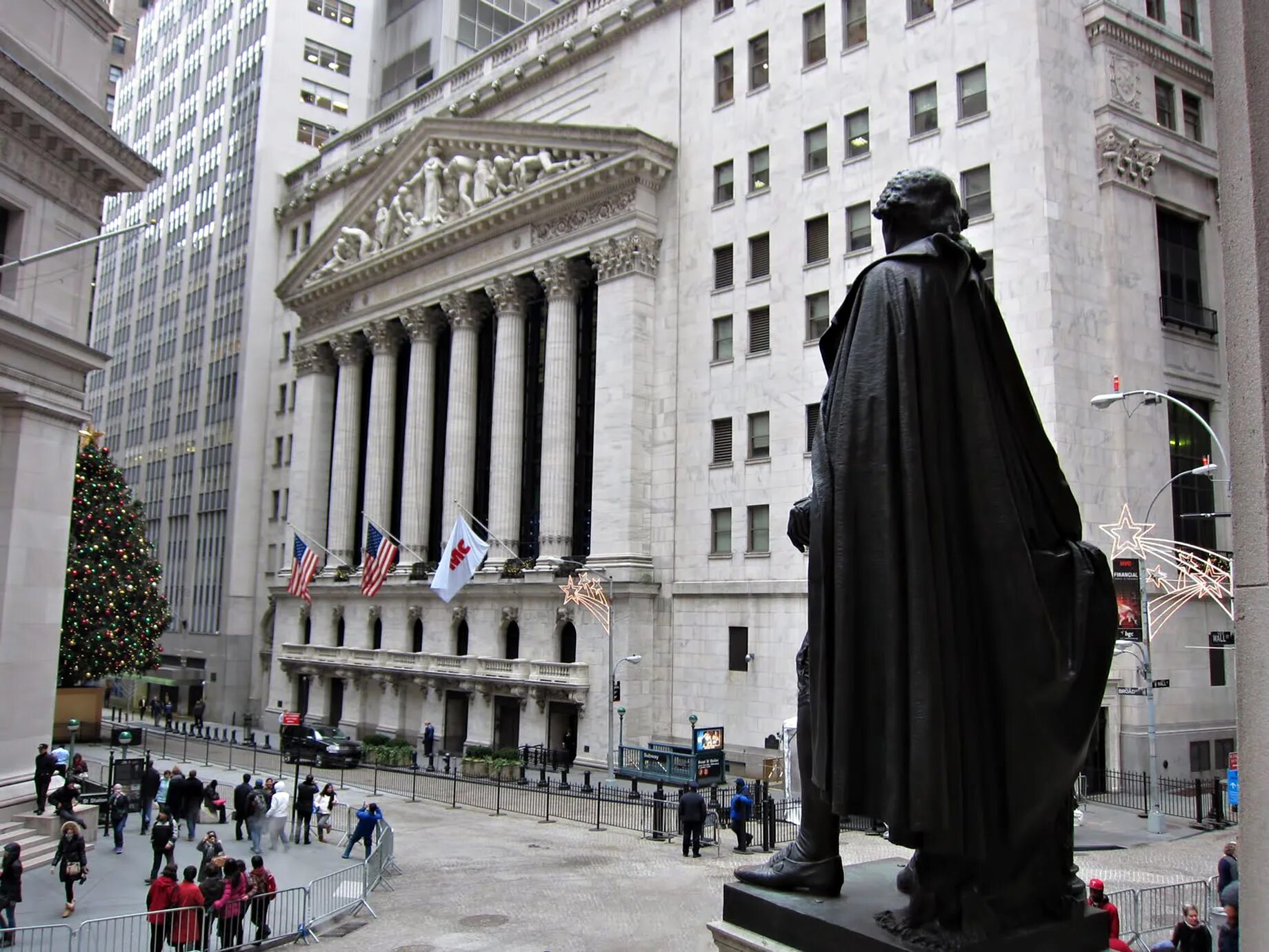 Фондовая биржа нью-йорка. Нью-йоркская фондовая биржа (new york stock exchange). Фондовая биржа в маске. London stock exchange биржа. Фондовая биржа нью-йорка.