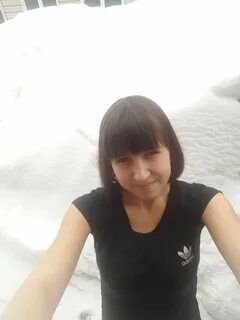 Кызыл девушки