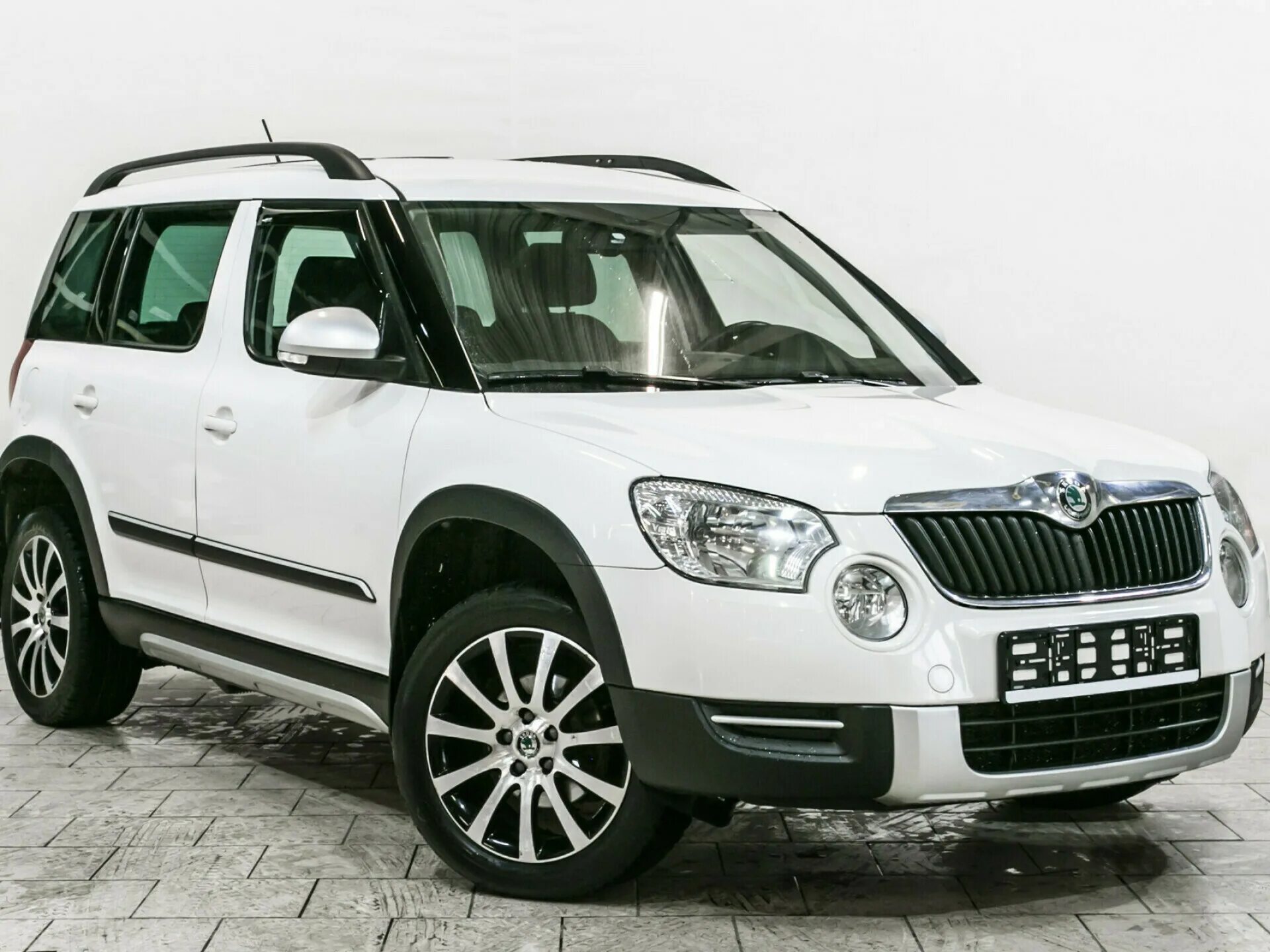 2 2012. Skoda yeti 2011. Шкода етти 2012. Yeti 2012 белый полный окрас. Шкода йети элеганс.