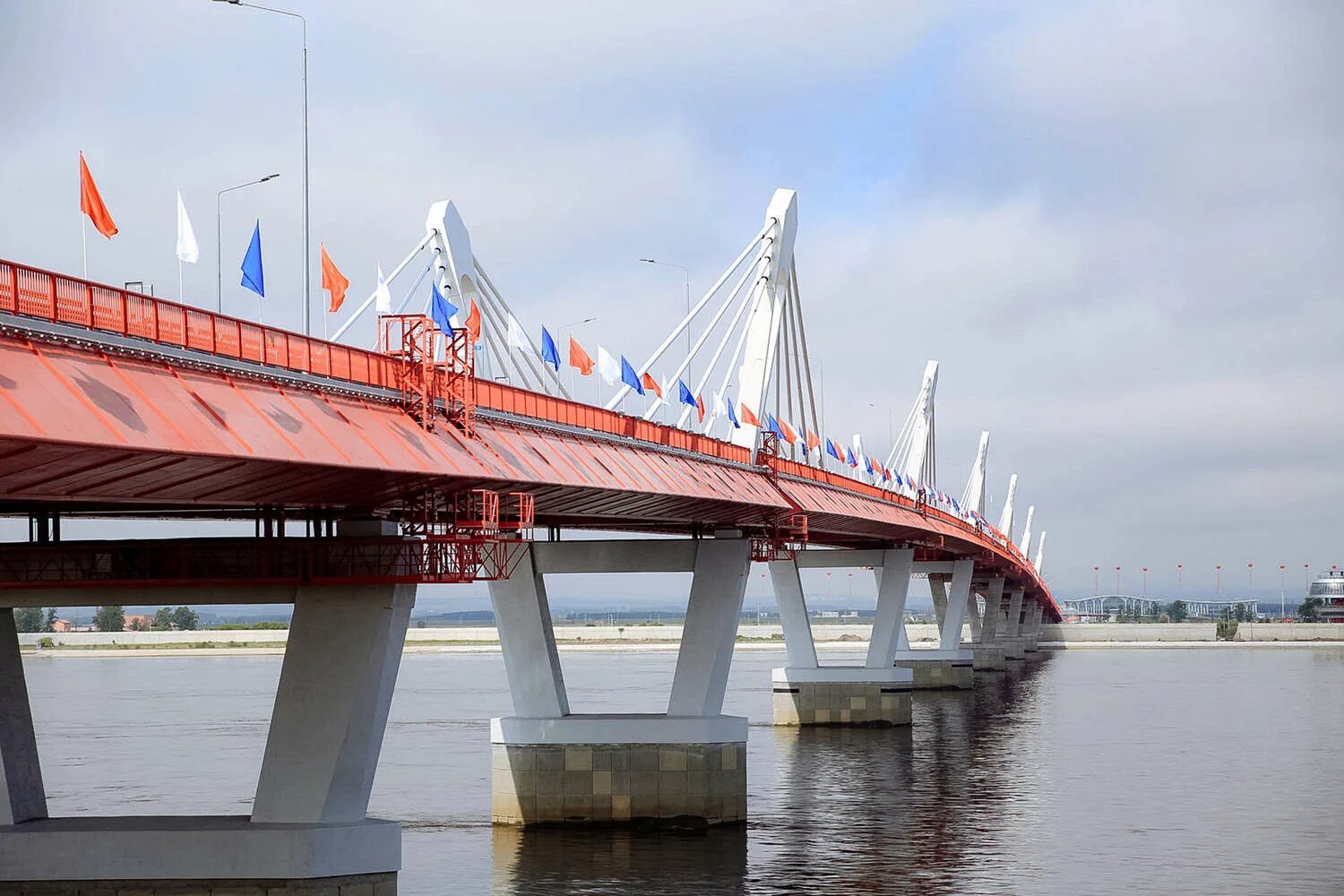 Открыли новый мост. Мост Благовещенск Хэйхэ. Благовещенск и Хэйхэ мост через Амур в Благовещенске. Мост Благовещенск Хэйхэ 2022. Мост Благовещенск Китай Хэйхэ.