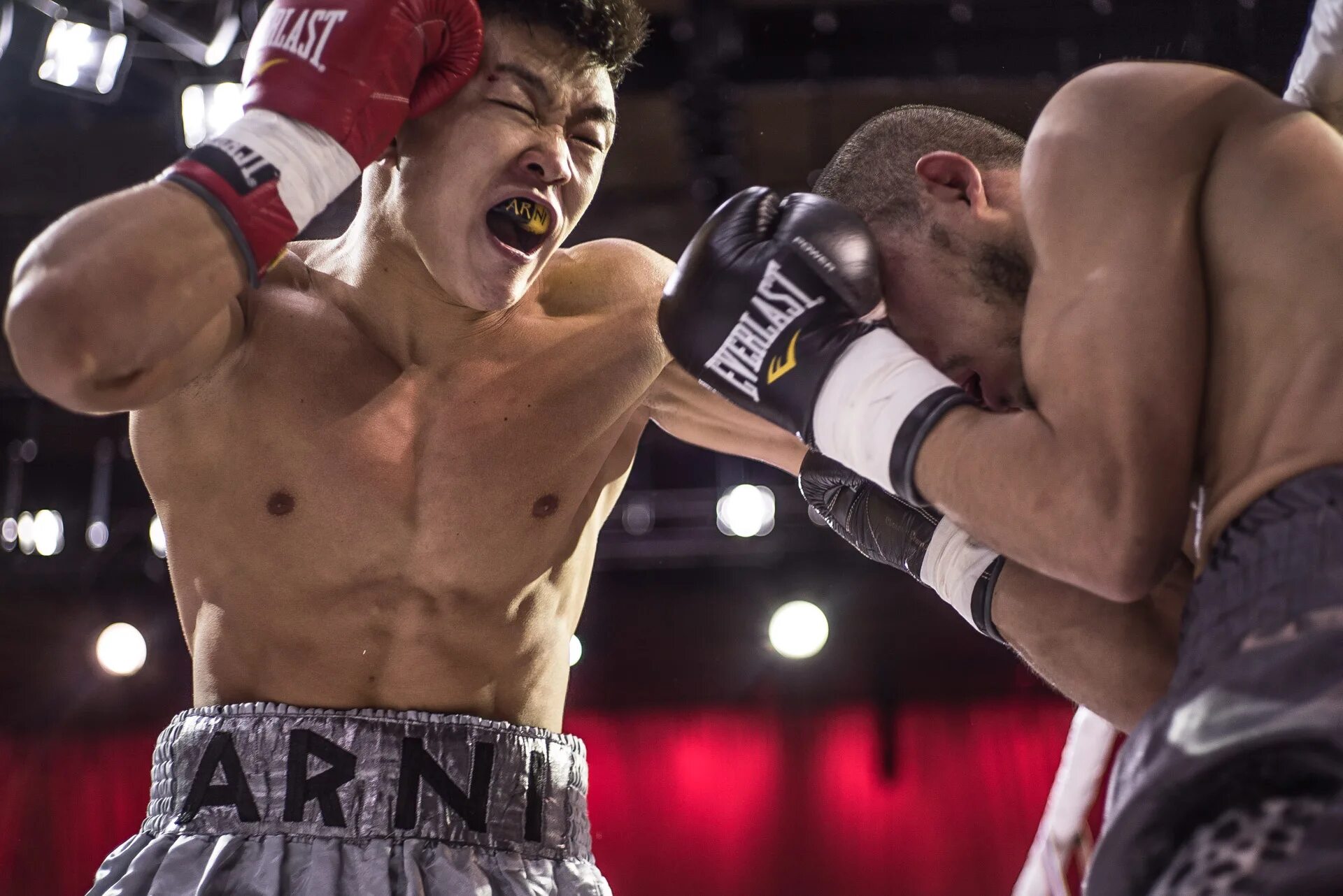 Профессиональные боксеры. Мейвезер пакьяо. Лебзяк бокс. Бокс видео лучших боев. Александр поветкин – диллиан уайт нокаут.