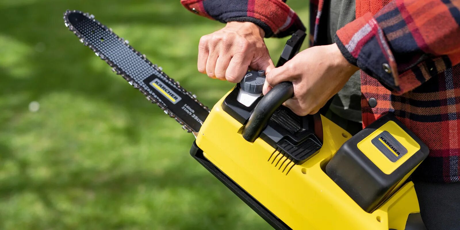 Рейтинг аккумуляторных пил для дачи. Karcher CNS 36-35 Battery 36 в. Аккумуляторная пила Керхер. Сабельная пила Karcher. Кёрхер электропила.