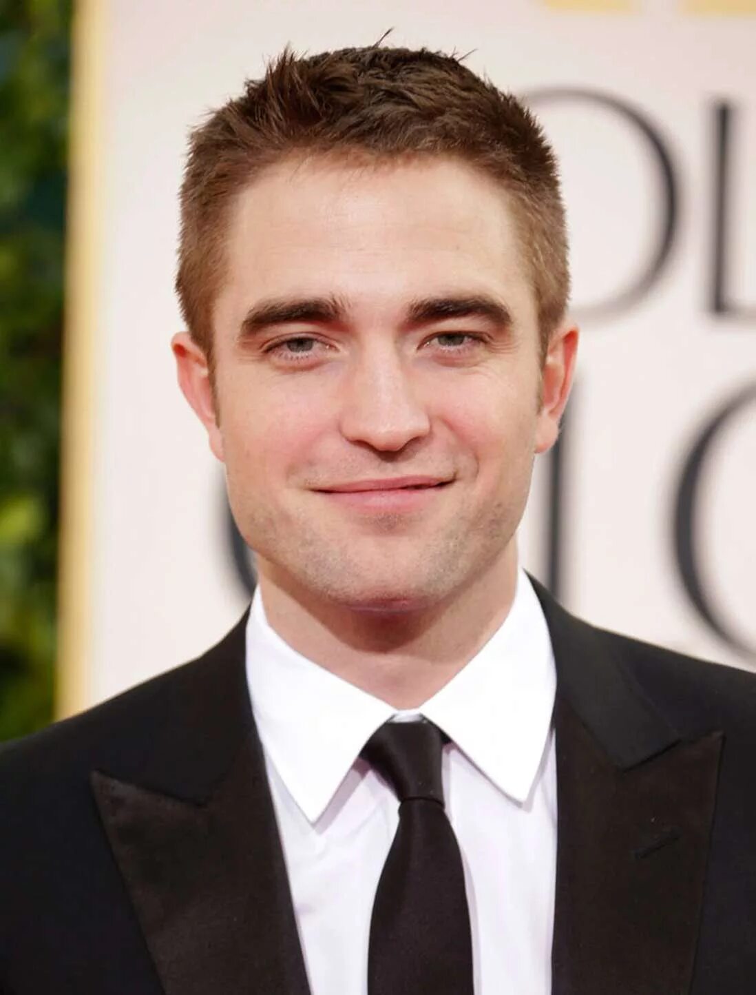 Знаменитости рожденные в марте. Леонардо ди каприо 2010. Актер который молодо выглядит американский. Знаменитости которые родились в сентябре. Известные личности россии.