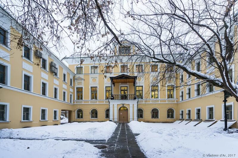 Усадьба голицына москва. Усадьба Голицыных в Знаменском переулке. Усадьба Голицына в Москве. Староваганьковский переулок дом Голицыных. Староваганьковский 17.