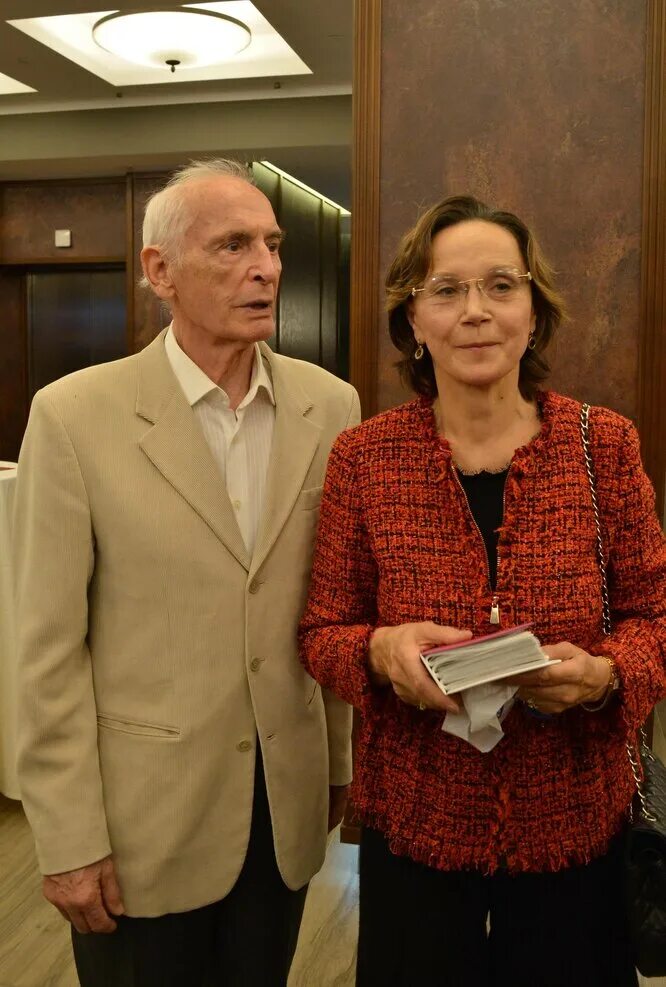 Вторая жена ланового. Ирина купченко и василий лановой. купченко ирина и лановой. жена василия ланового ирина купченко. жена ланового купченко.
