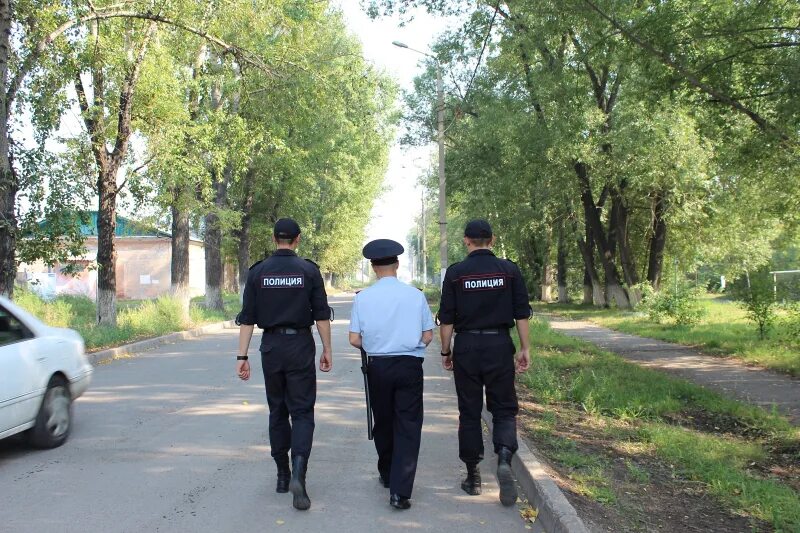 Полиция балтимора форма. Общение с полицейским. Полиция россии. Полиция картинки. Сотрудник полиции со спины.