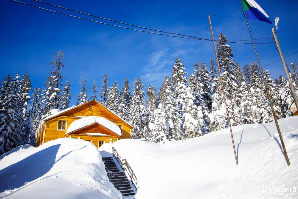 Яхонты ногинск зимой. Яхонты лыжный курорт. Яхонты горнолыжный курорт. Санаторий яхонты подмосковье 2021. Икша горнолыжный курорт.