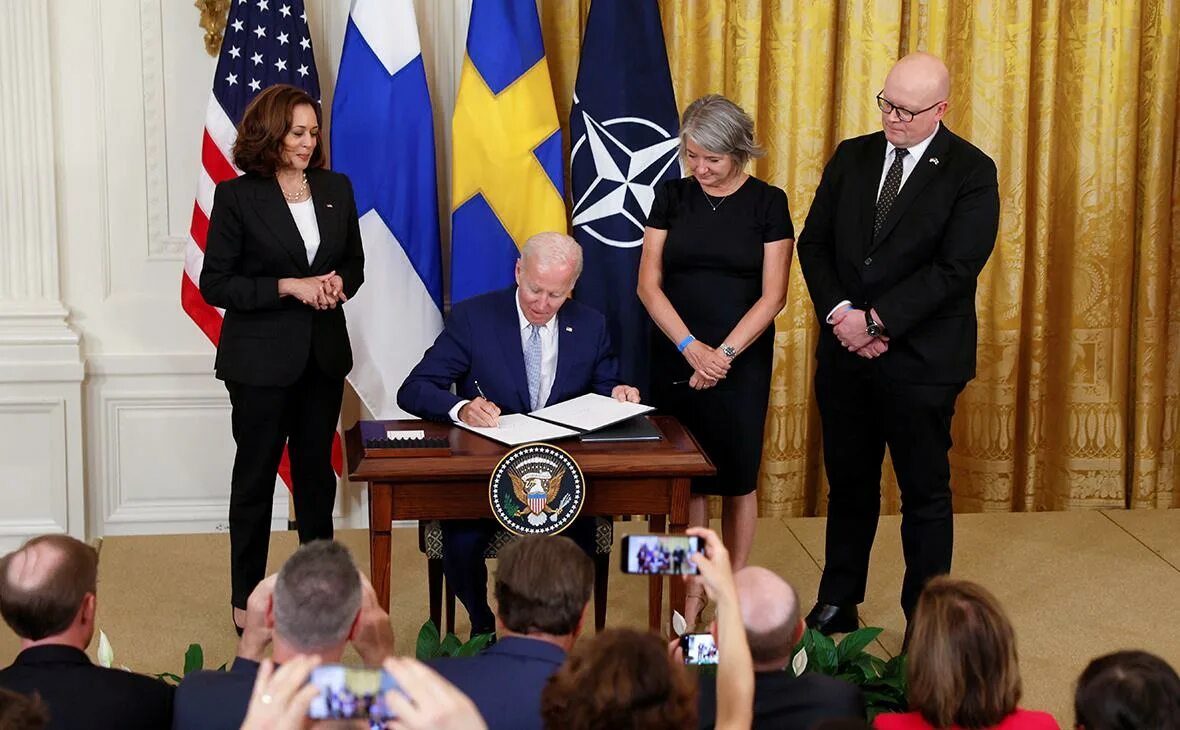 Вступление швеции. Президент сша байден. джо байден с камалой. президент финляндии 2025. президент швеции.