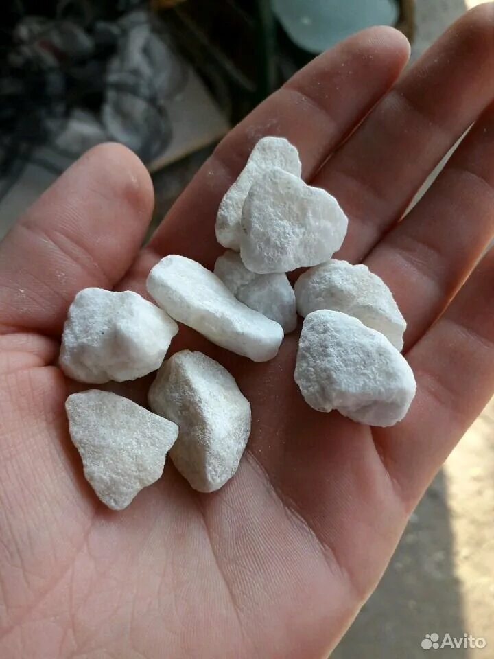 работа белый камень. 40-70. саянский мрамор месторождение. агат камень белый агат. работа белый камень.