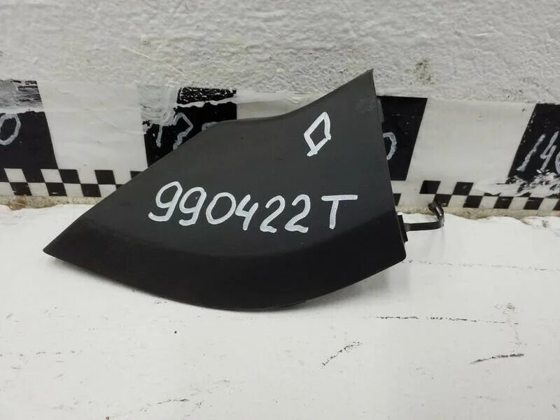 Заглушка переднего бампера логан 2. Renault 511803411r заглушка. Заглушка буксировочного крюка рено логан 2. 8200752814 заглушка бампера. Renault 8200752810 заглушка бампера.