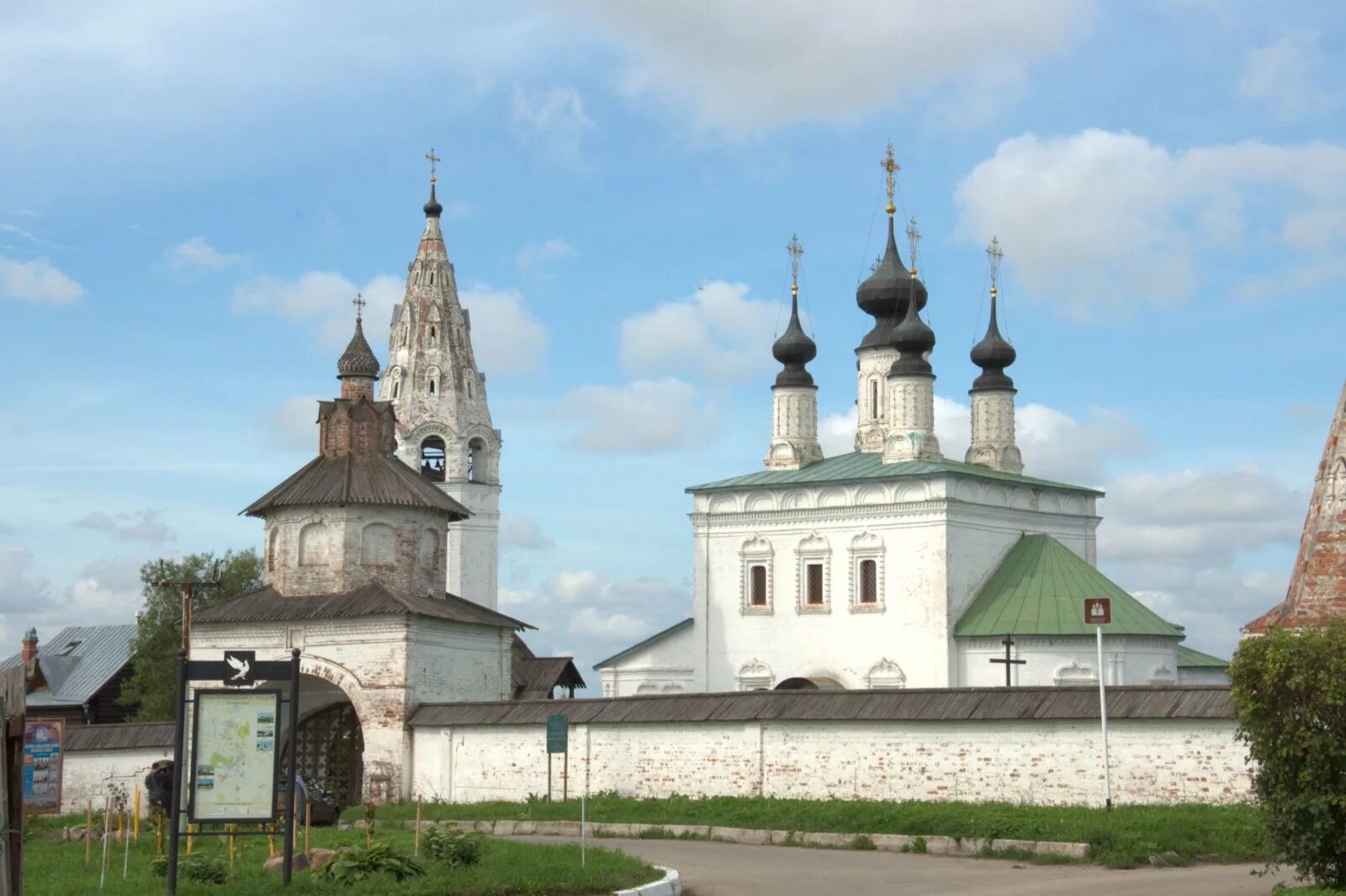 Александровский монастырь Суздаль. Александровский монастырь Нахабино. Александровский монастырь в Суздале расписание богослужений. Александровский монастырь в Суздале картина. Александров монастырь расписание