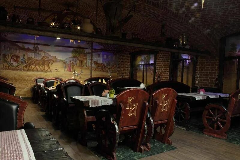 Петропавловск казахстан кафе каретный дворик. Ресторан каретный двор москва. Каретный двор белгород. Каретный двор ресторан листвянка. Чистополь ул фрунзе 62б.