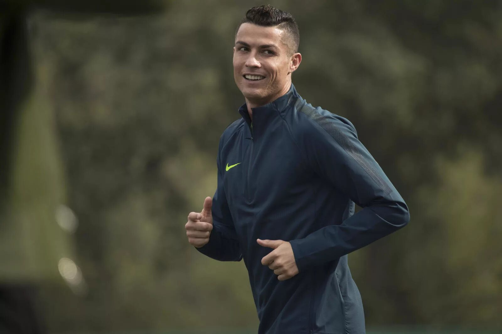 Сколько криштиану зарабатывает в день. Криштиану роналду. ronaldo nike. роналду nike. криштиану роналду nike.