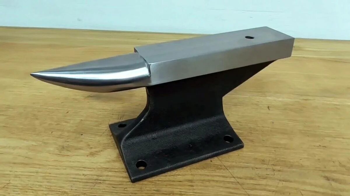 Наковальня из рельса своими руками. Наковальня из рельсы р50. Наковальня кузнечная из рельса. Наковальня из рельсы. Наковальня из рельсы.