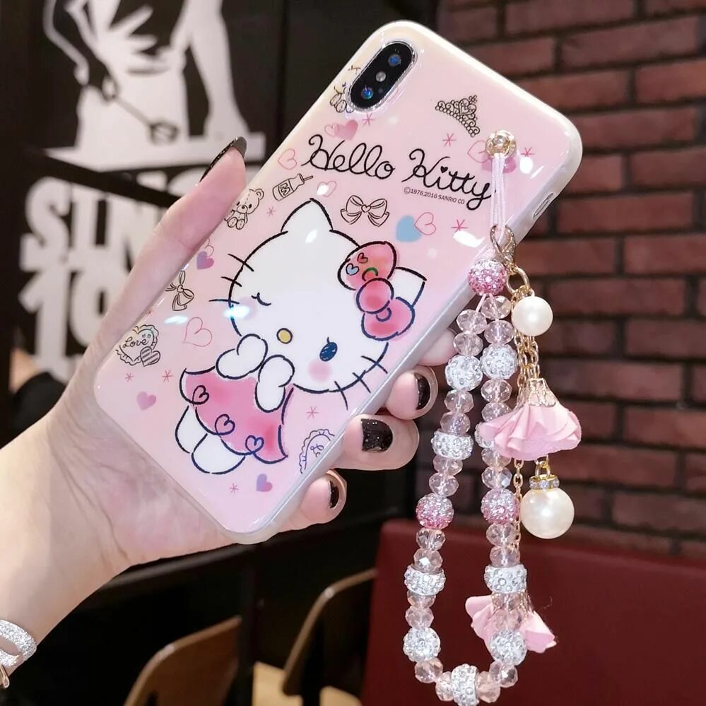 Чехол с hello kitty. Hello kitty phone case. чехол для телефона с хеллоу китти. чехол на телефон hello kitty. чехол с хеллоу китти на айфон 6 с ремешком.
