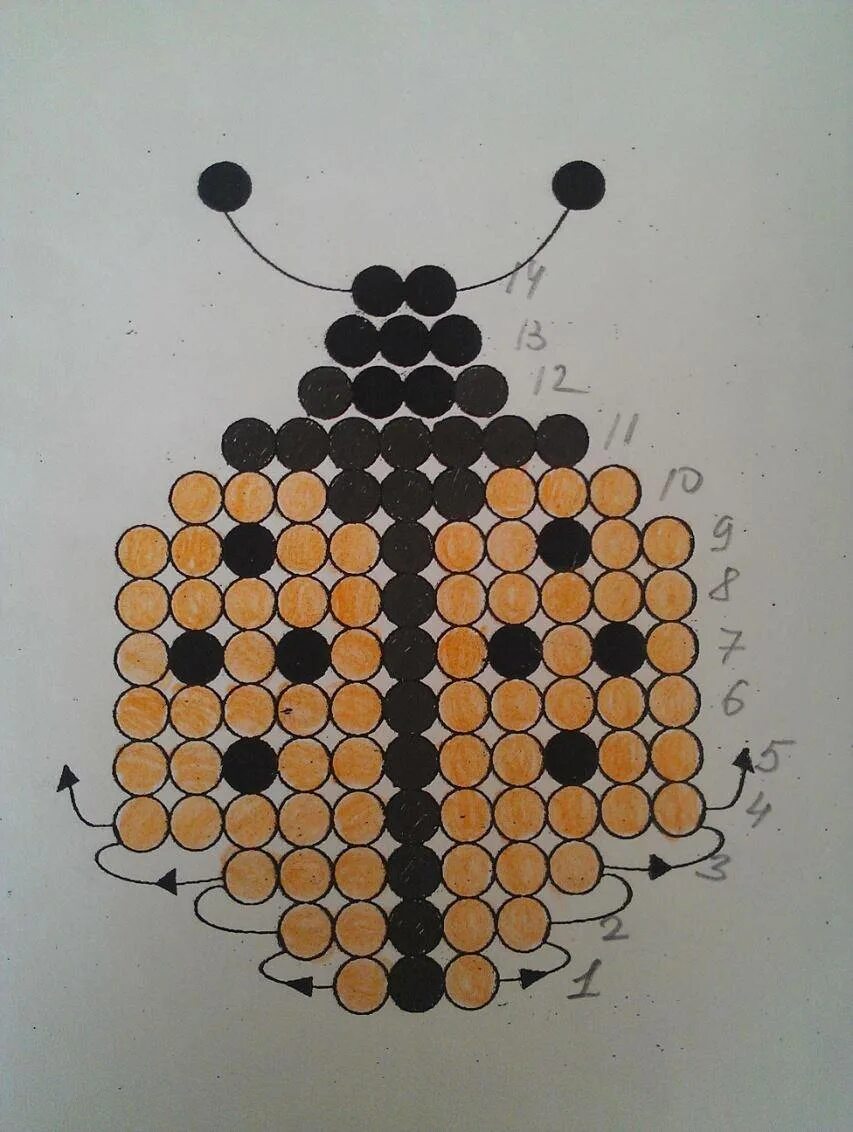 Сплести из бисера коровку. Бисероплетение для начинающих божья коровка. Плетение бисером божьей коровки. Бисероплетение божья коровка. Плетение божьей коровки из бисера.